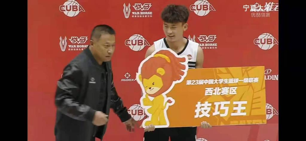beat365中文唯一官网体育学院运动训练专业李文强同学获得第23届中国大学生篮球一级联赛西北赛区“技巧王”称号 beat365中文唯一官网体育学院运动训练专业李文强同学获得第23届中国大学生篮球一级联赛西北赛区“技巧王”称号